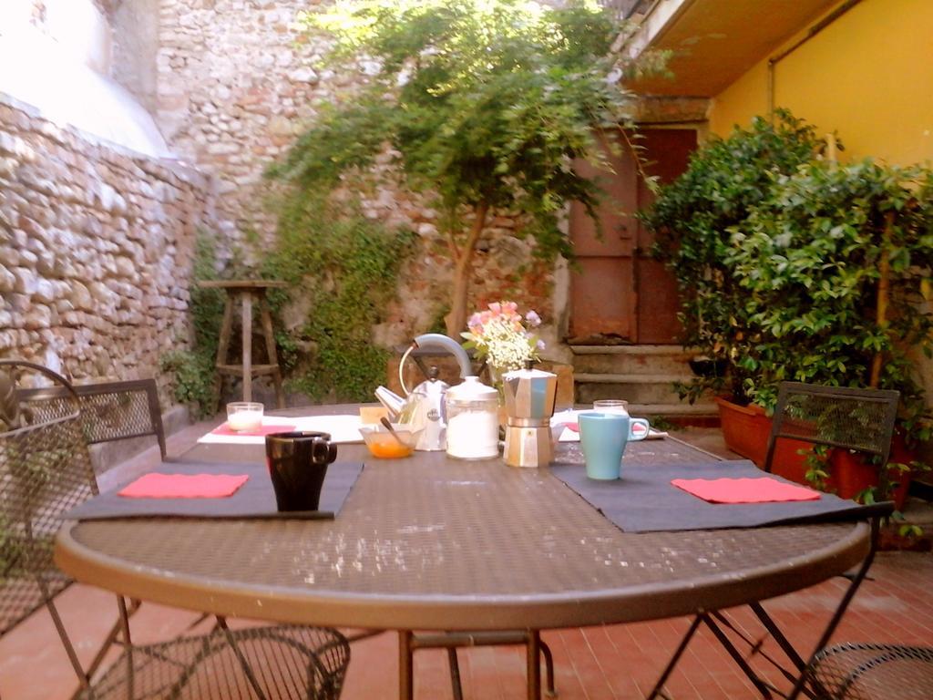 Il Cortiletto Dei Capperi Bed & Breakfast Gassino Torinese Exterior photo